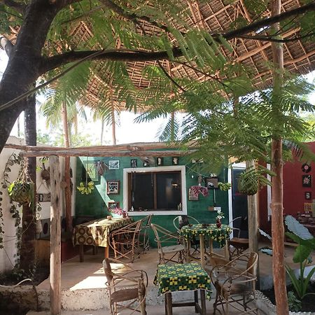 Bed and Breakfast Mamarasta à Bwejuu Extérieur photo